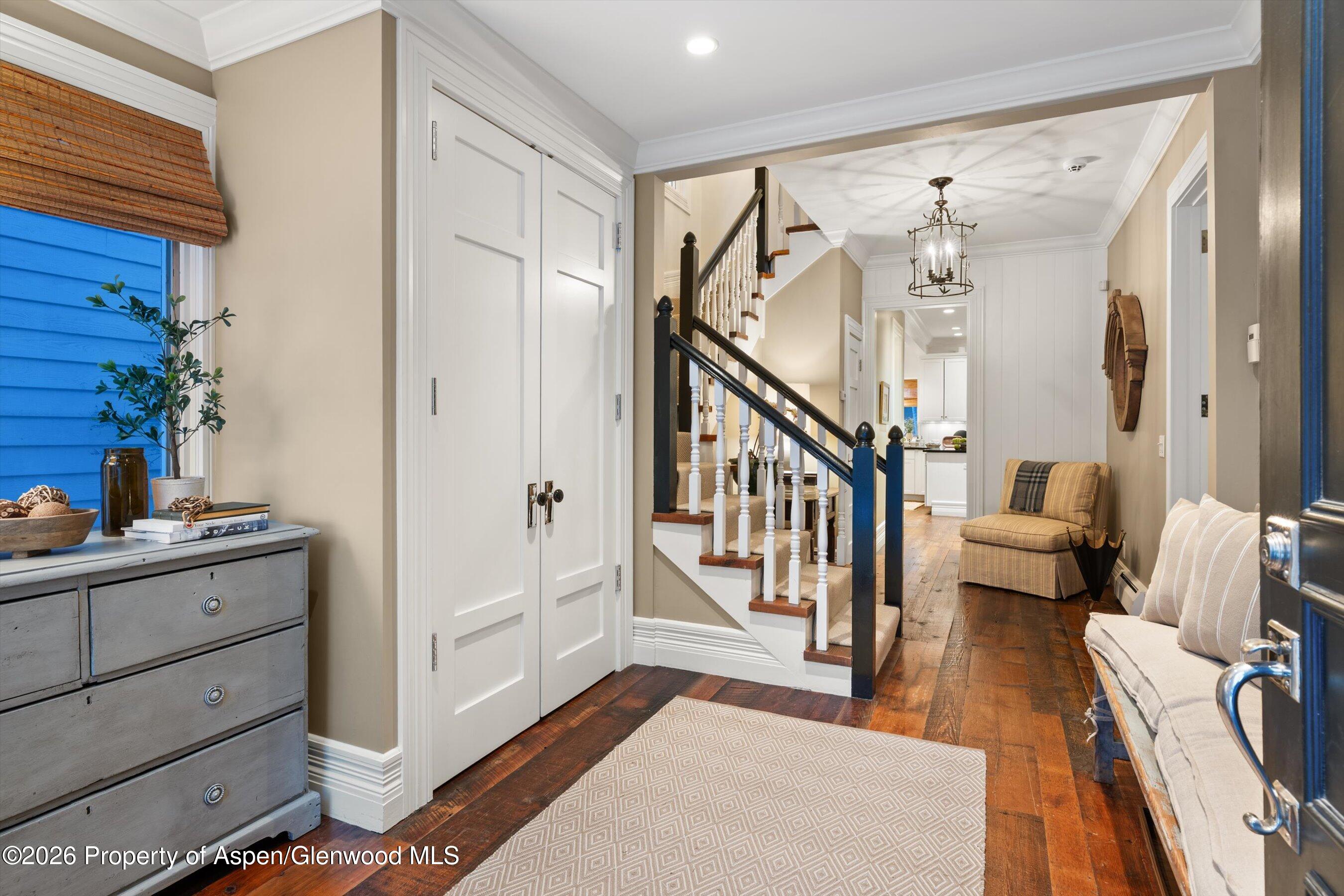 215 W Bleeker Street