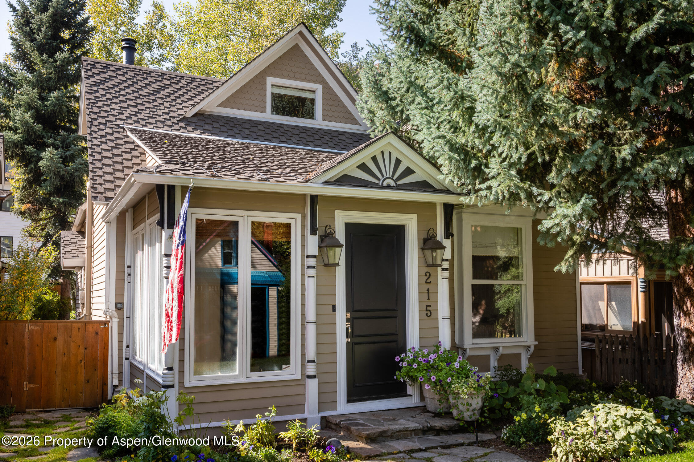 215 W Bleeker Street