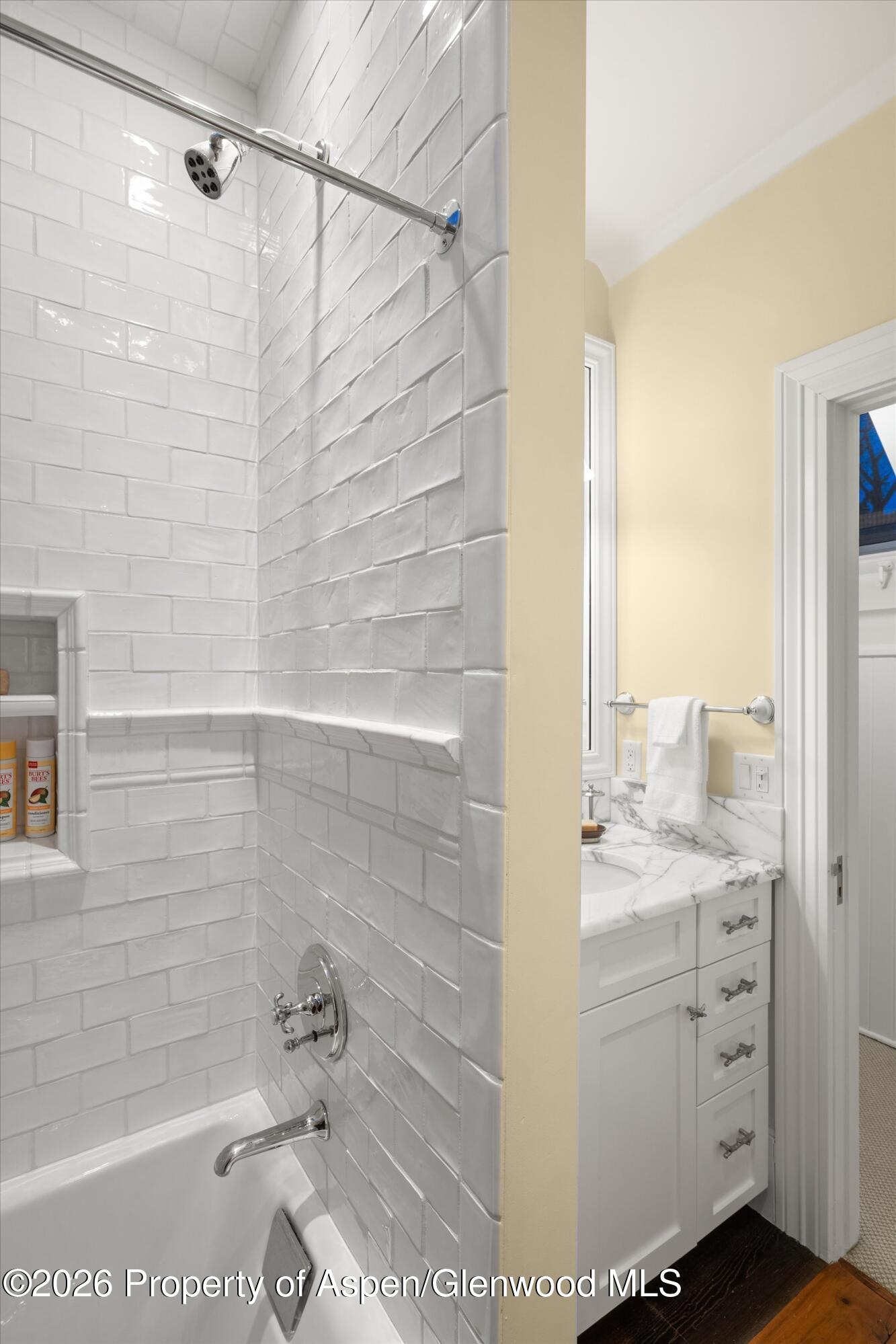 215 W Bleeker Street