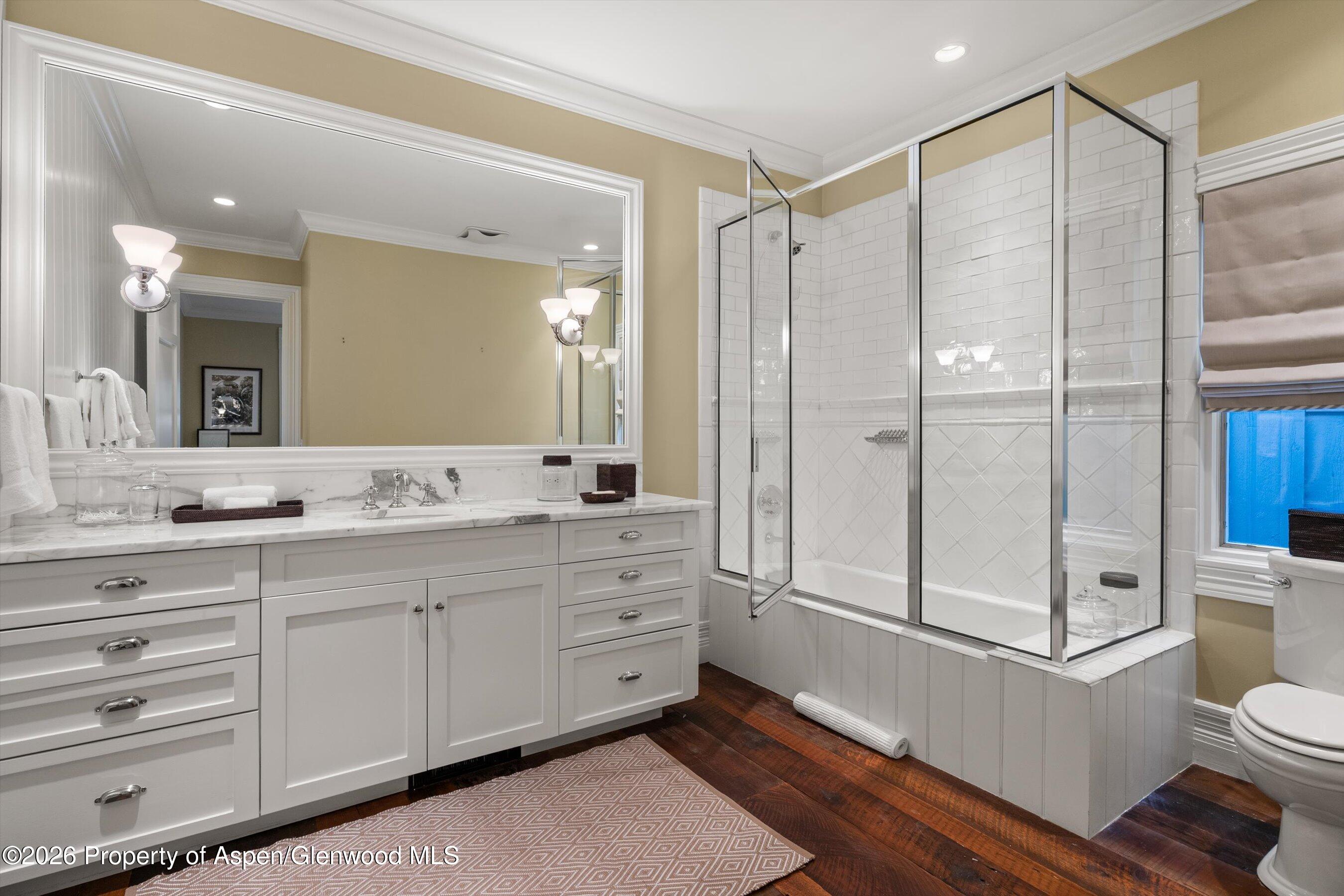 215 W Bleeker Street