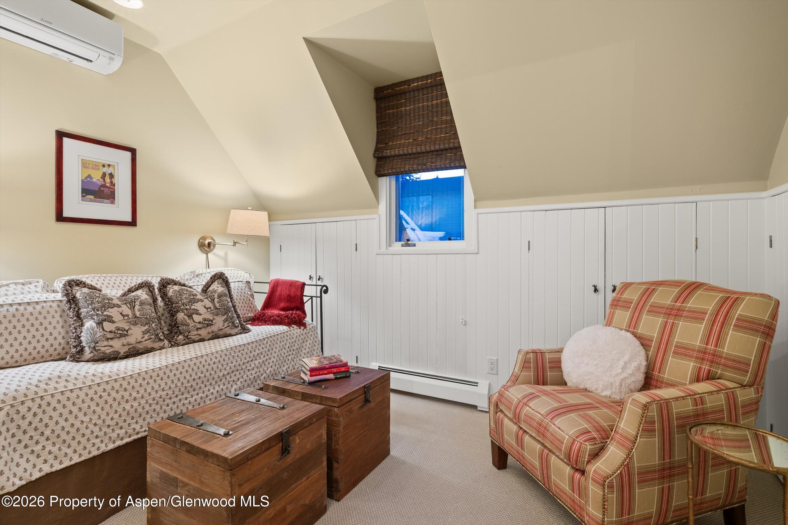 215 W Bleeker Street