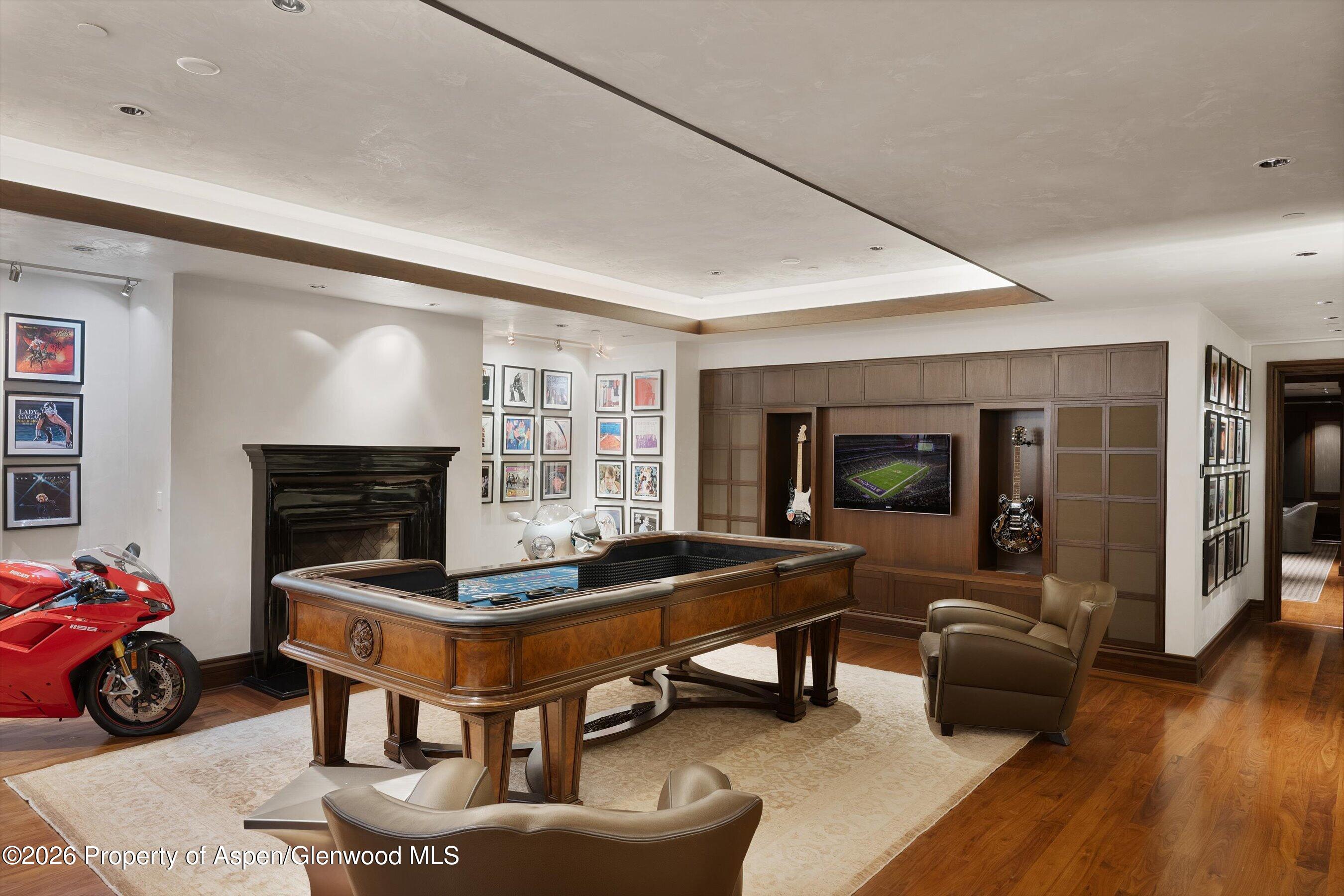 155 & 200 Sabin Drive