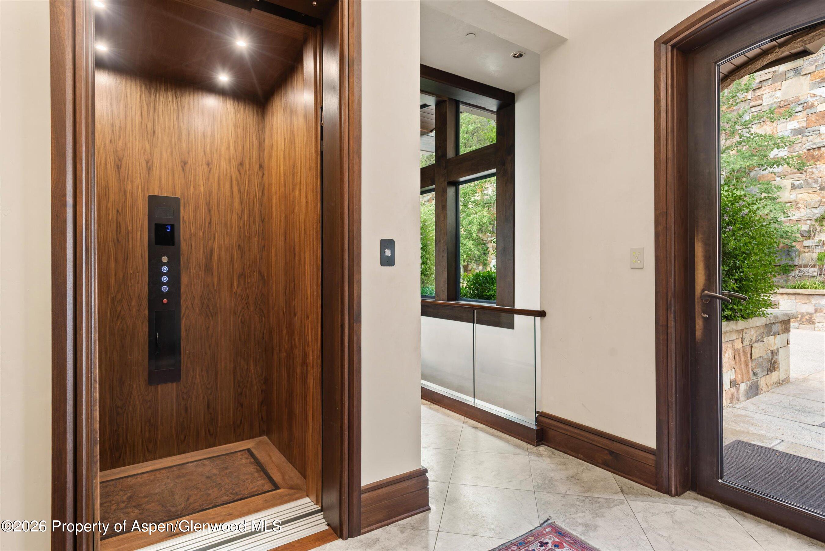 155 & 200 Sabin Drive