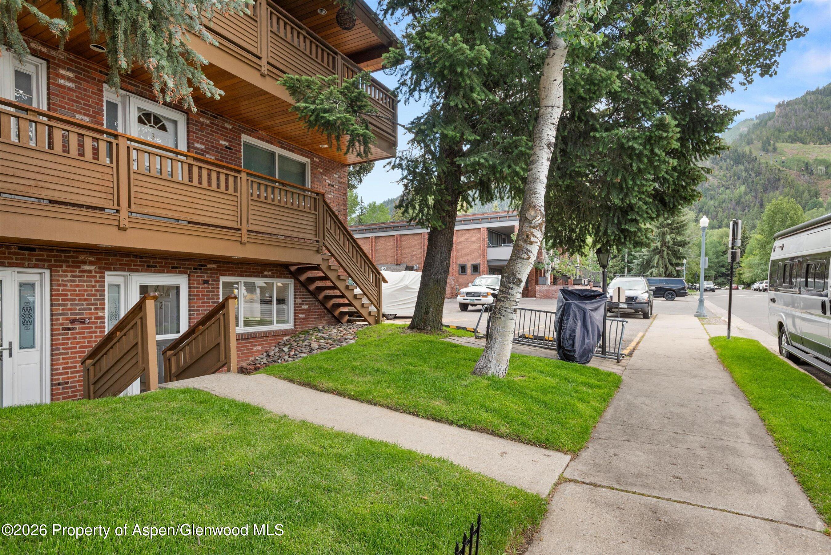805 E Cooper Avenue 2