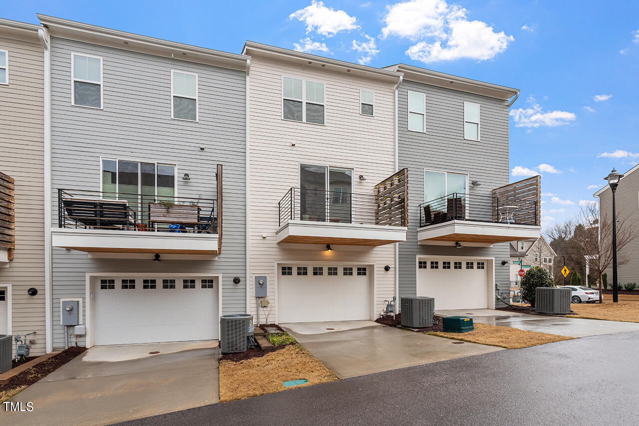 735 Peakland Place