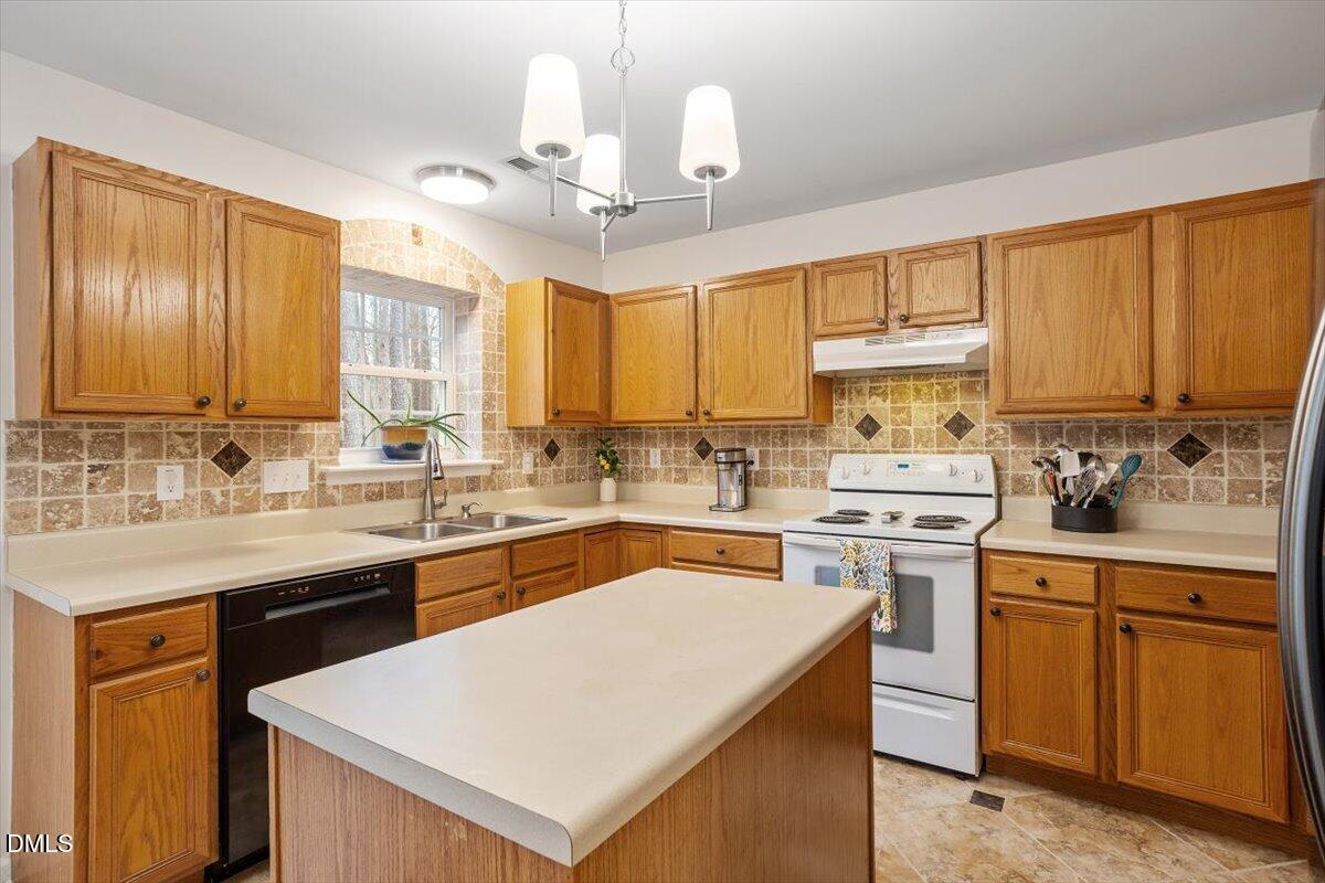 8300 Eel Court