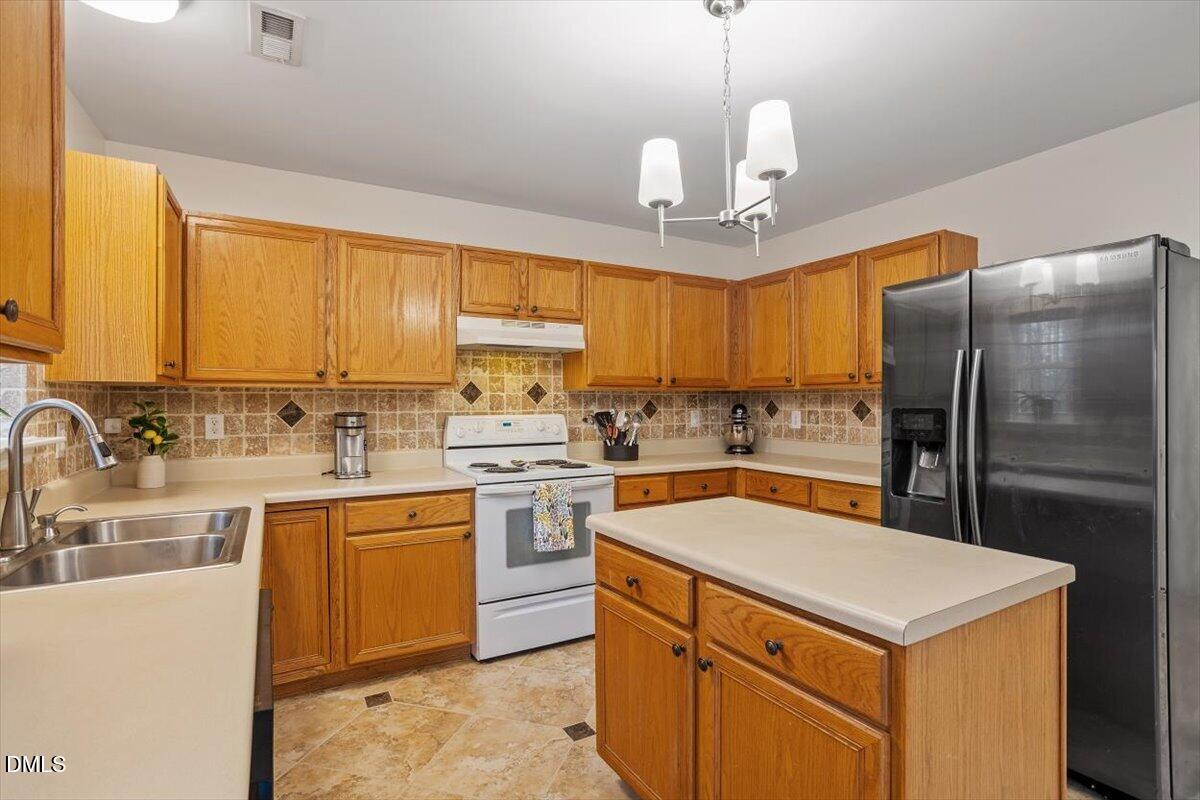 8300 Eel Court