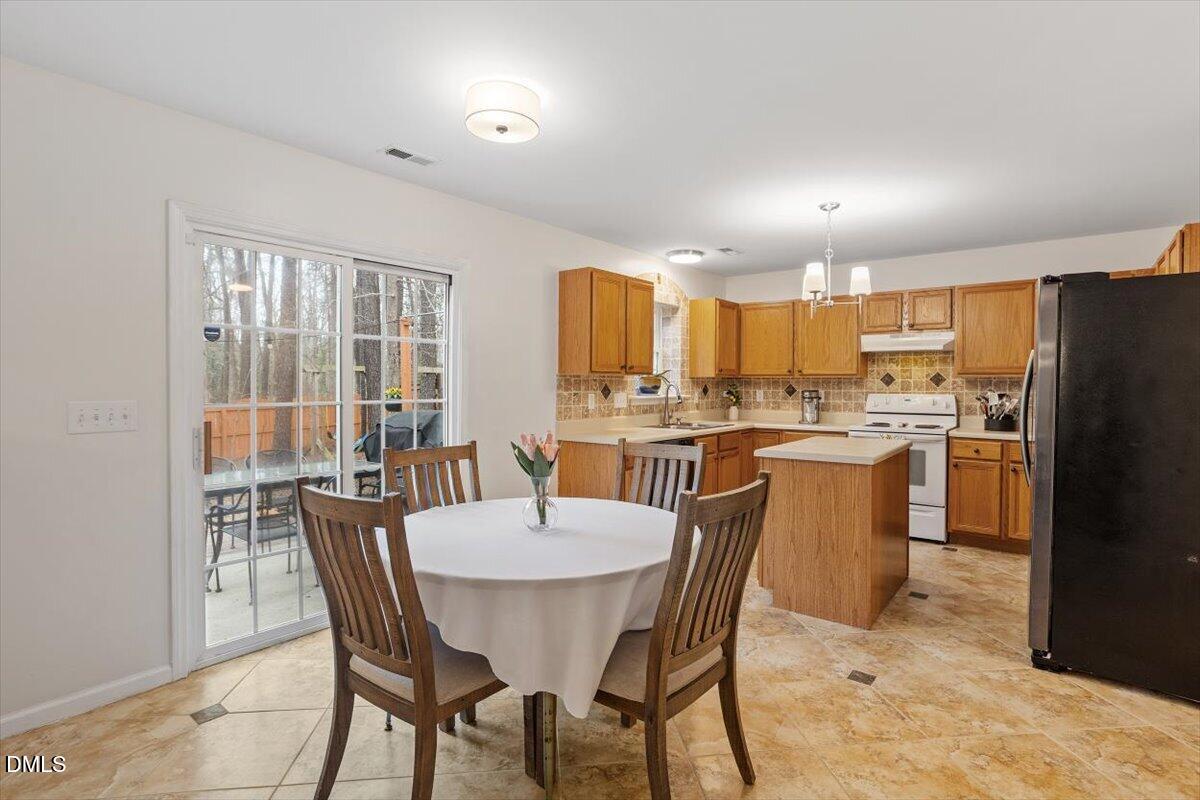 8300 Eel Court
