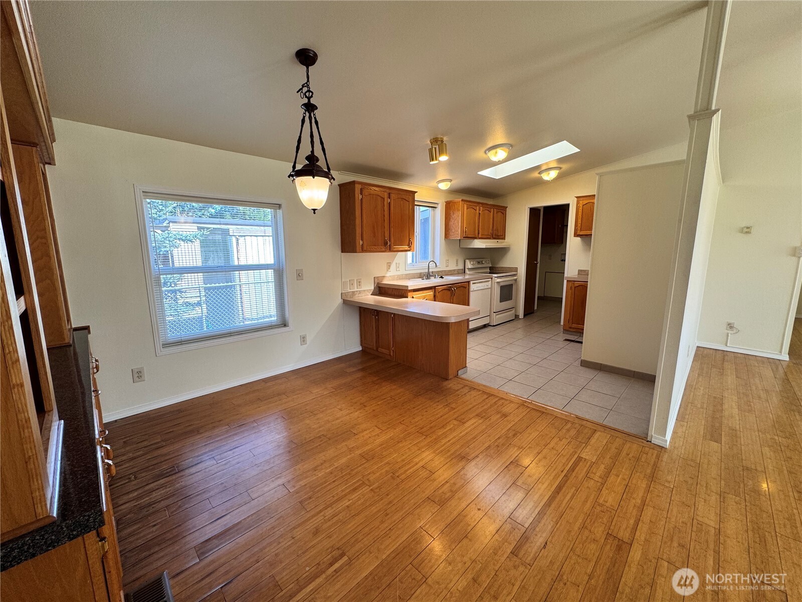 11 Golden Sands Boulevard