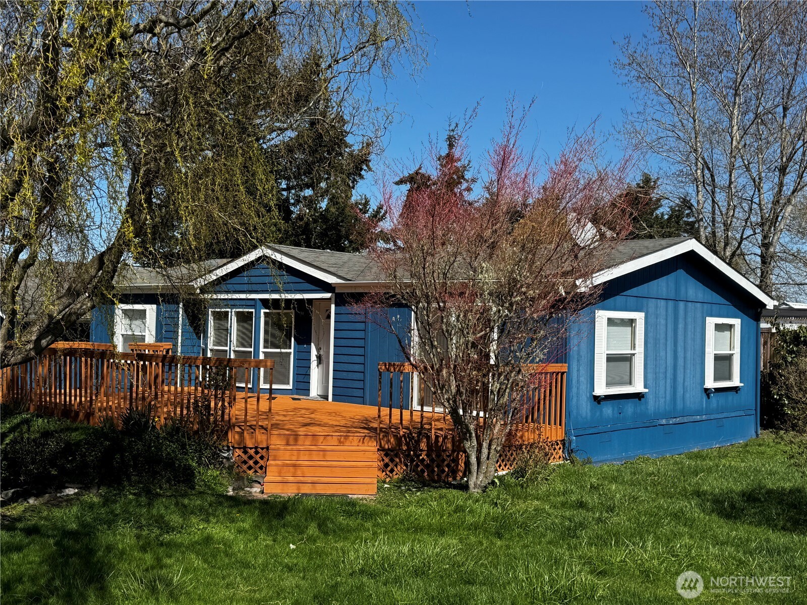 11 Golden Sands Boulevard