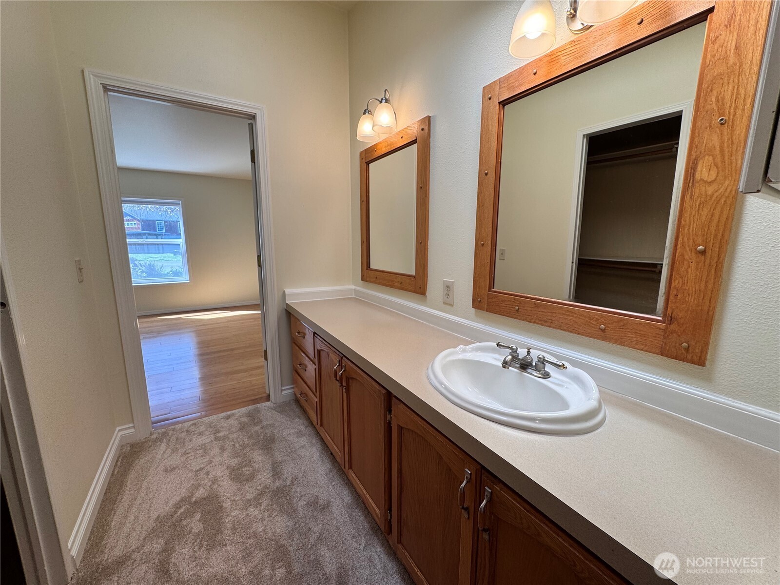 11 Golden Sands Boulevard