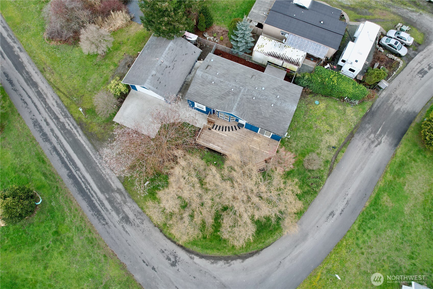 11 Golden Sands Boulevard