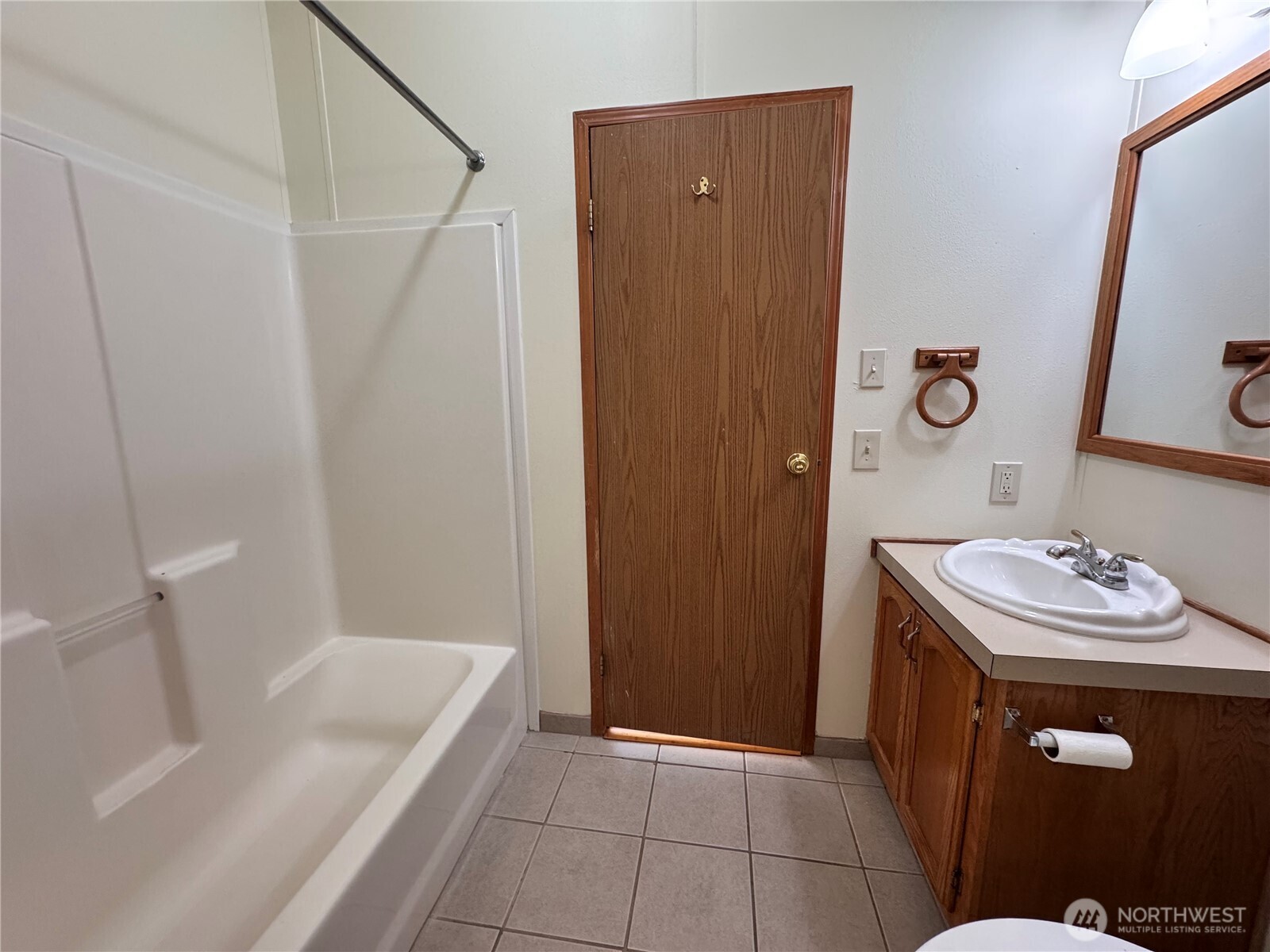 11 Golden Sands Boulevard