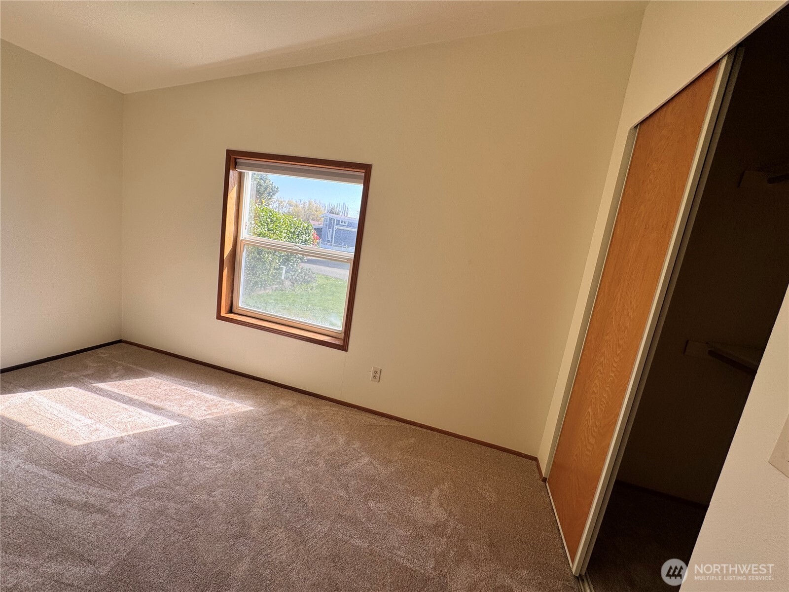 11 Golden Sands Boulevard