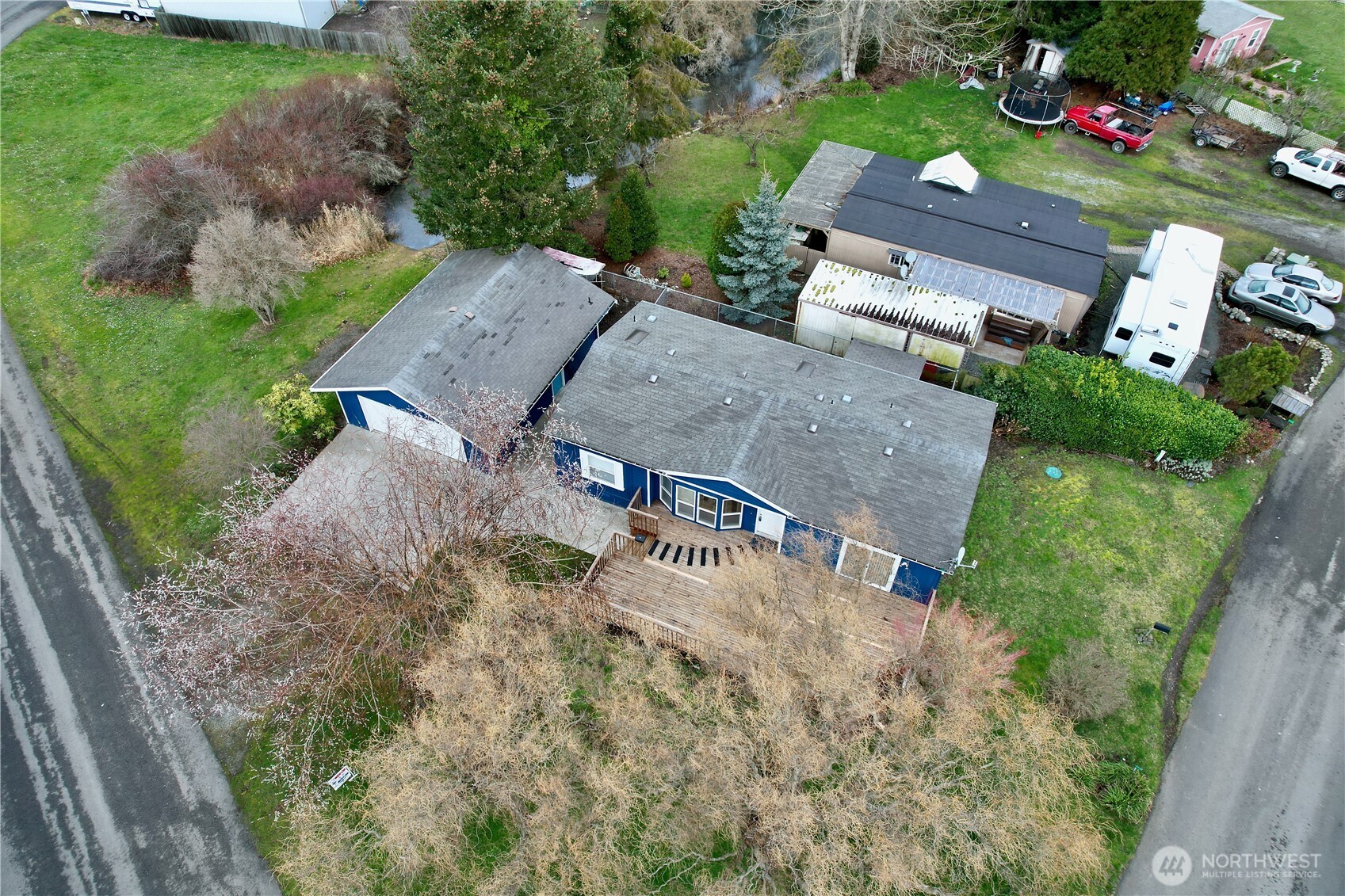 11 Golden Sands Boulevard