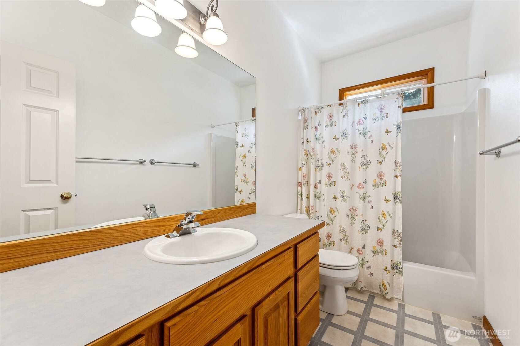 10200 NE Kingston View Court