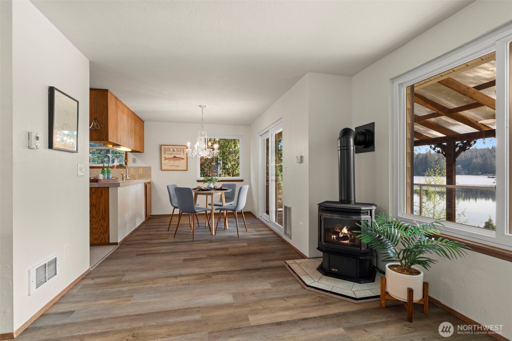 13496 Hillcrest St NW