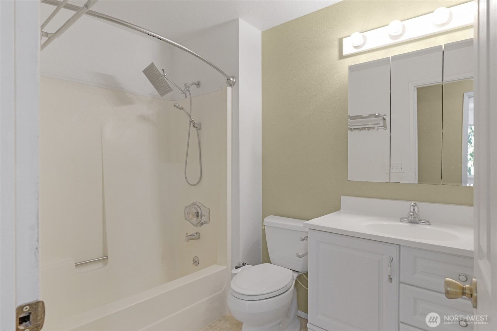 3975 Fischer Park Avenue NE