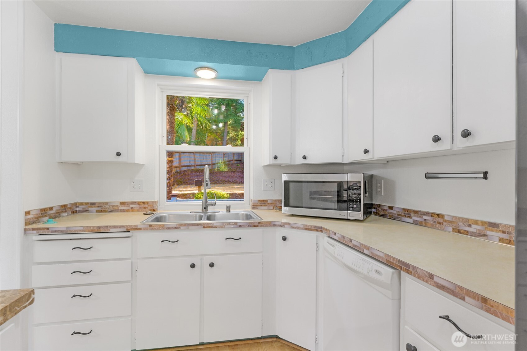 3975 Fischer Park Avenue NE