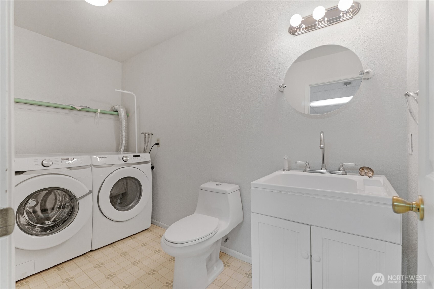 3975 Fischer Park Avenue NE