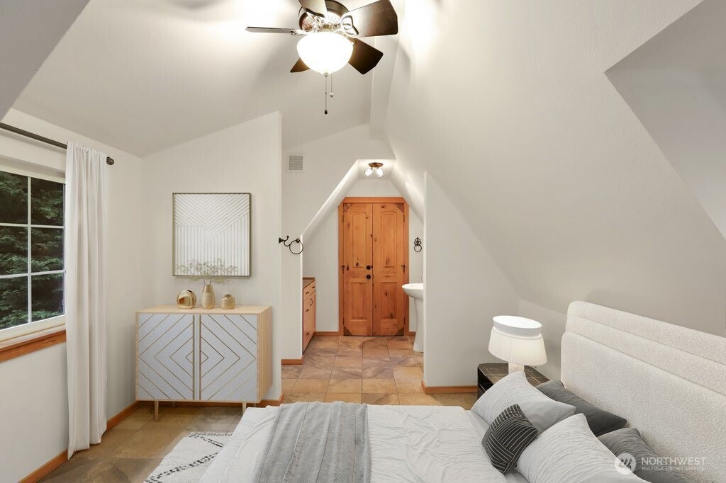 20760 Greenwood Street NE