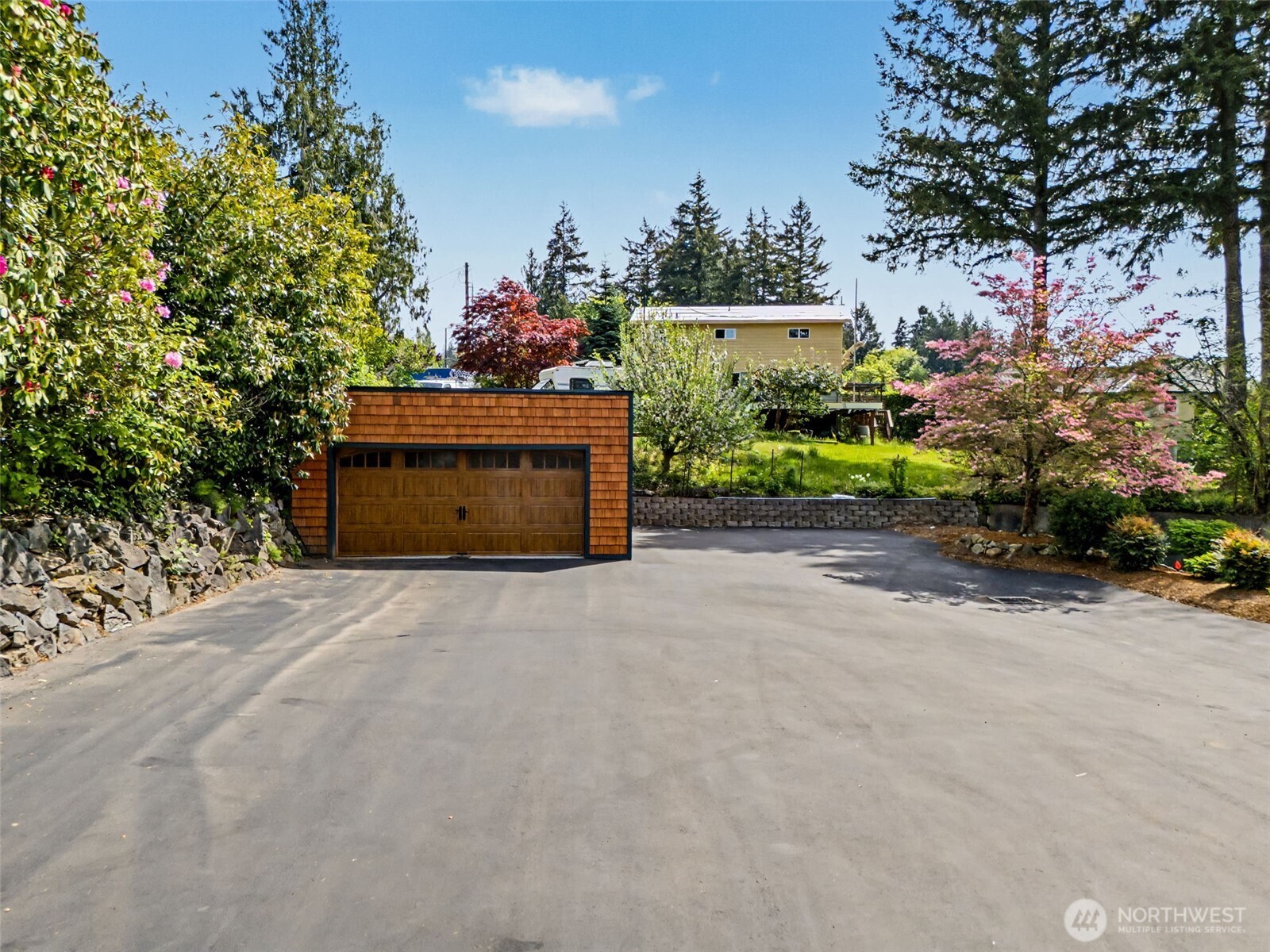 1427 Northlake Way NW