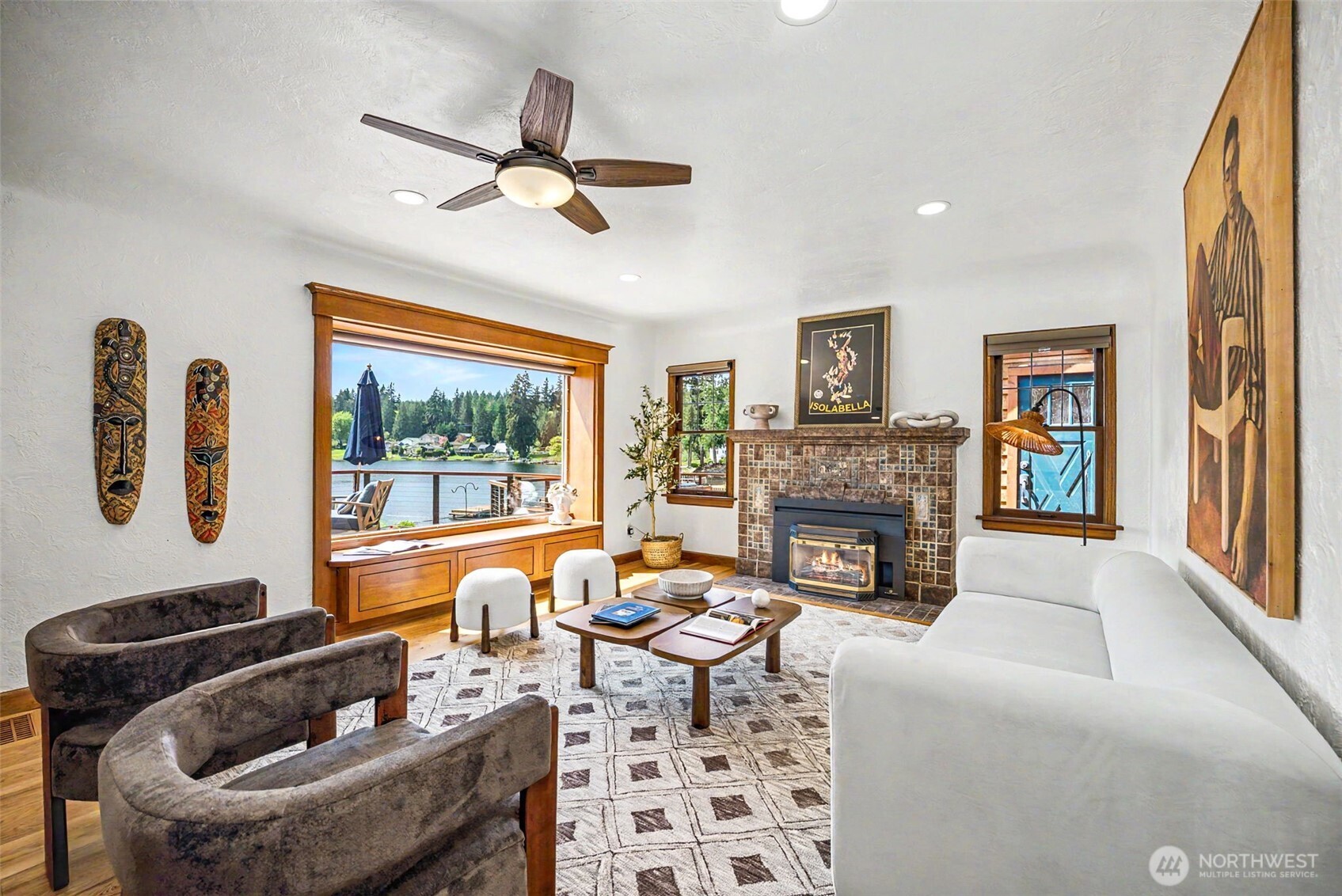 1427 Northlake Way NW