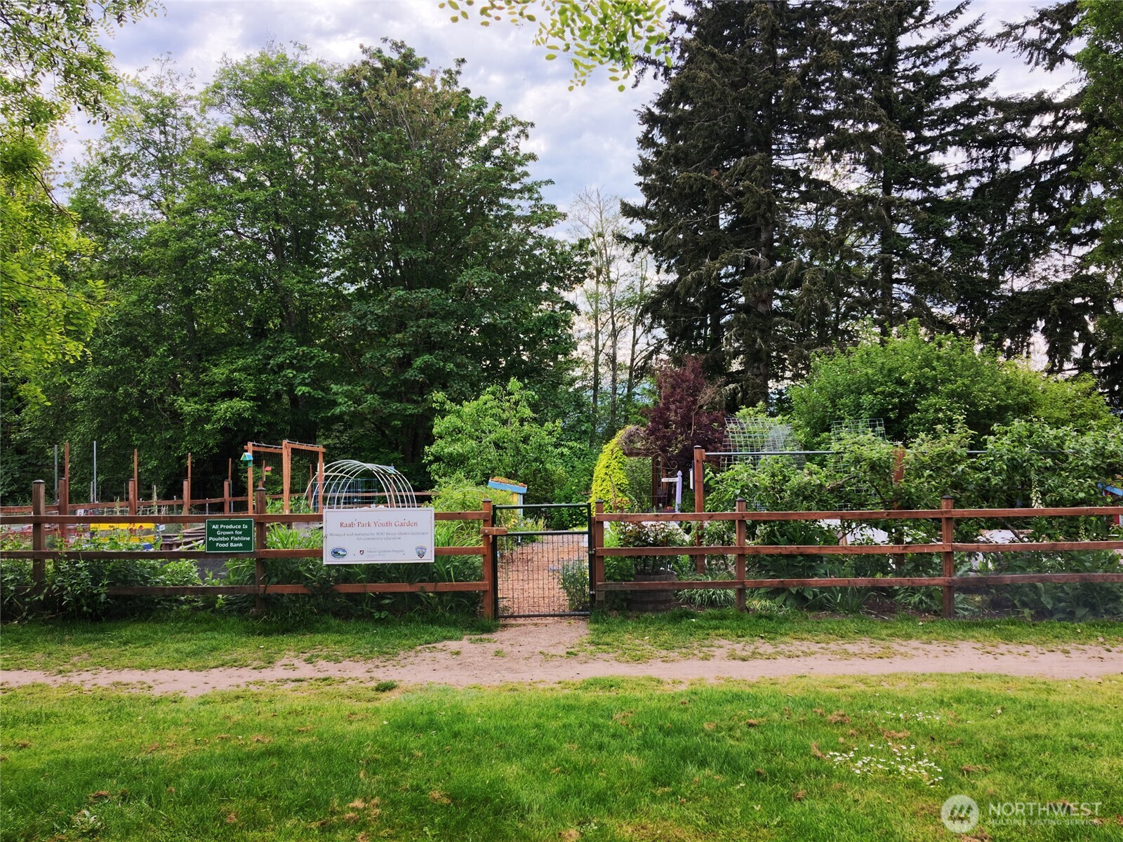 18610 10th Ave NE