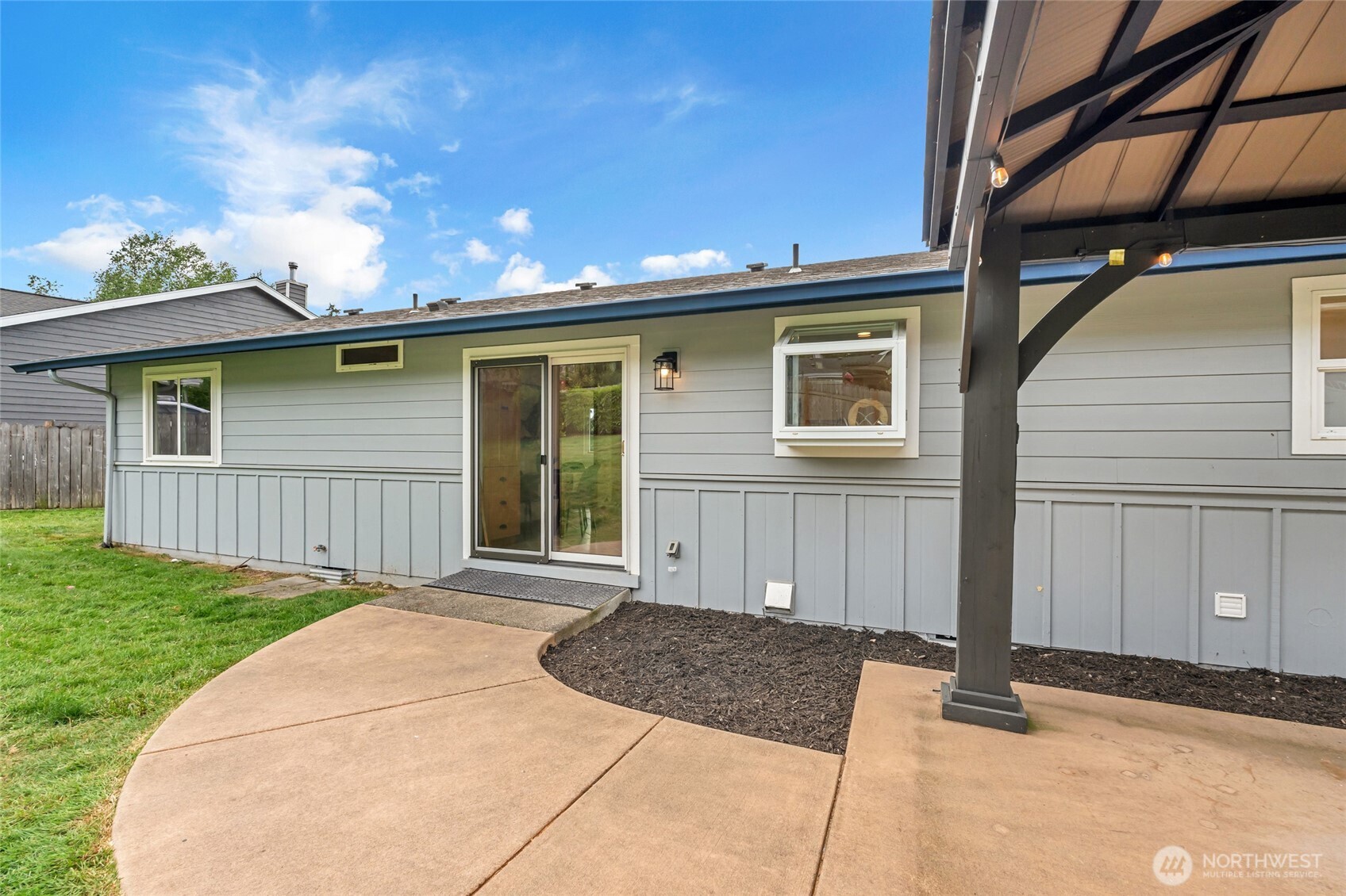 18610 10th Ave NE
