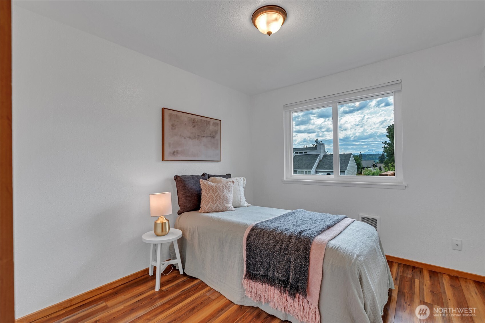 18610 10th Ave NE