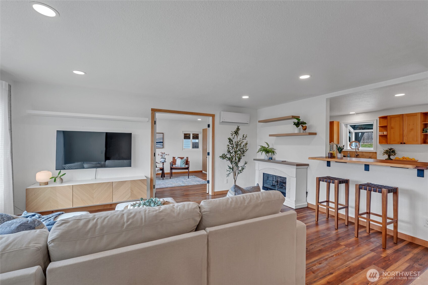 18610 10th Ave NE