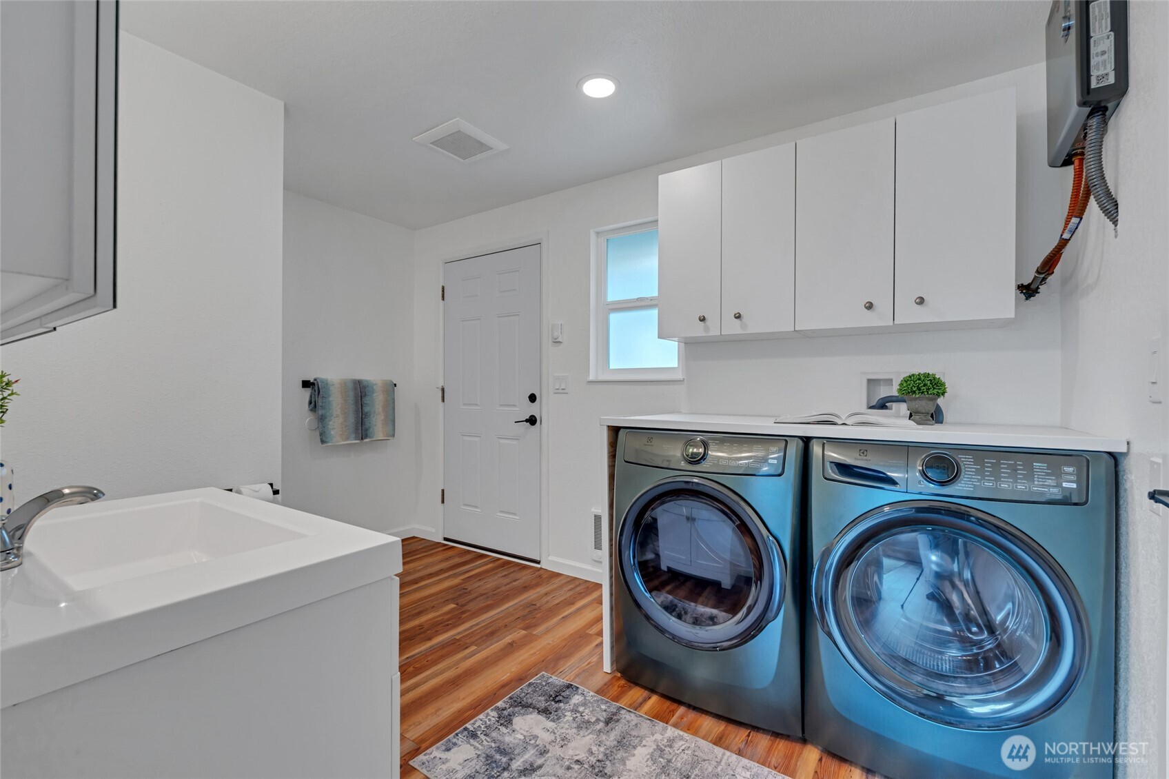 18610 10th Ave NE