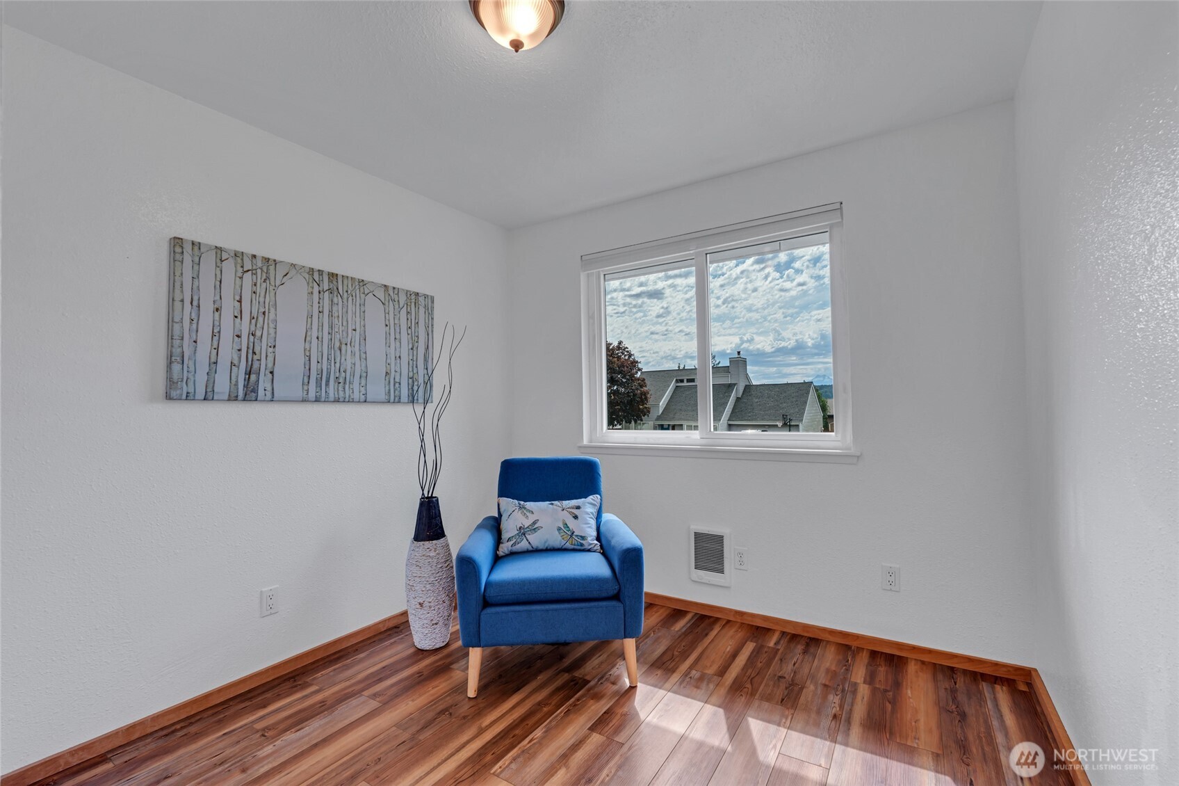18610 10th Ave NE