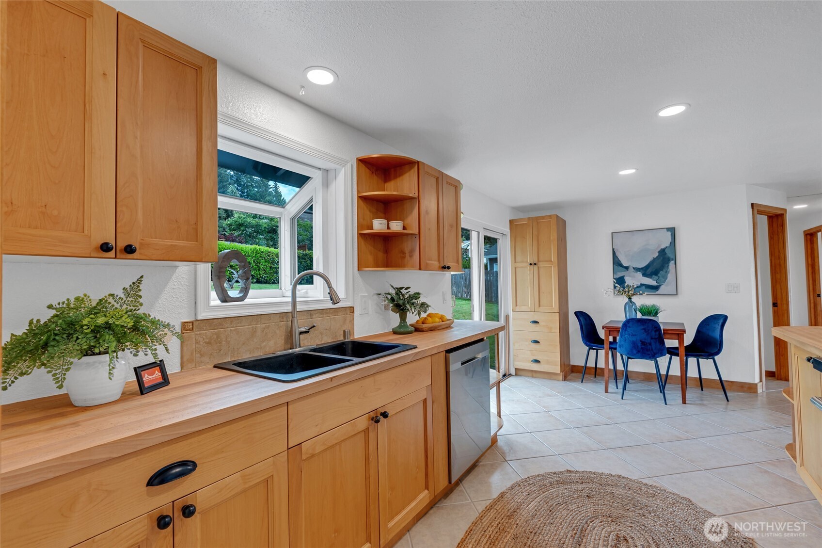 18610 10th Ave NE
