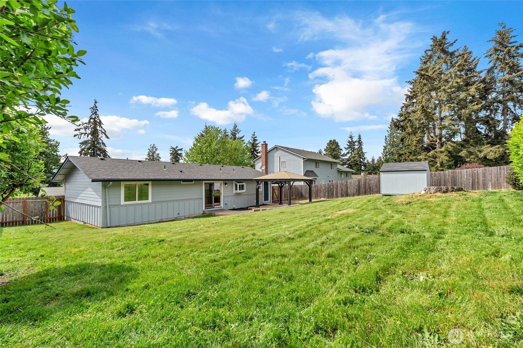 18610 10th Ave NE