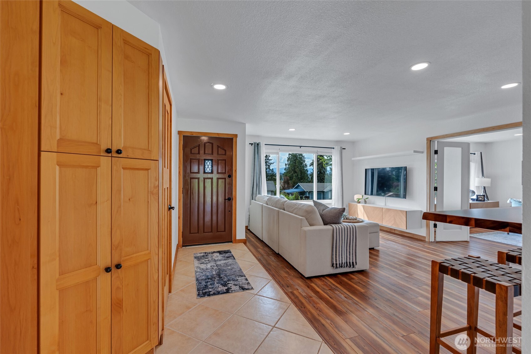 18610 10th Ave NE