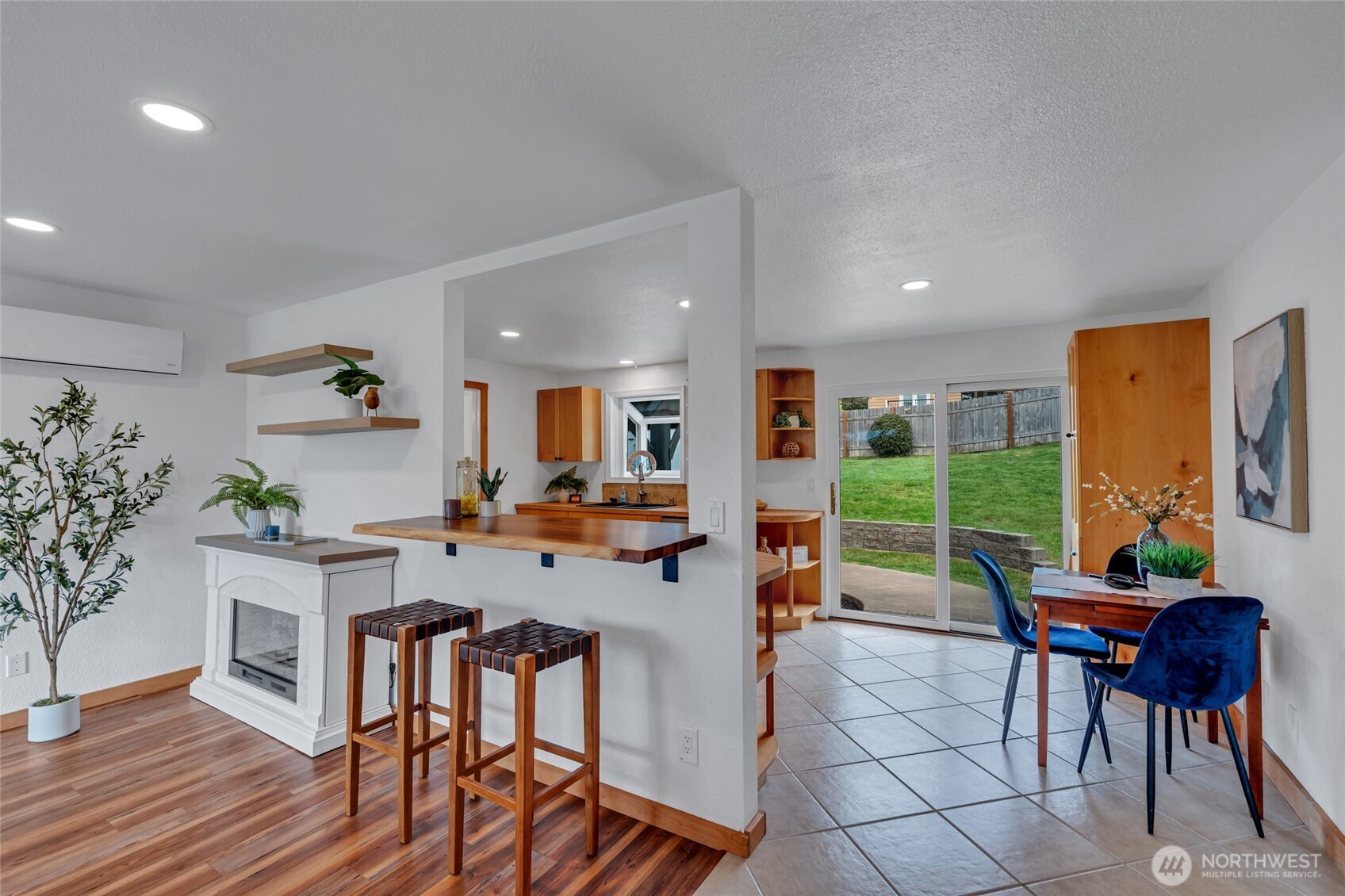 18610 10th Ave NE