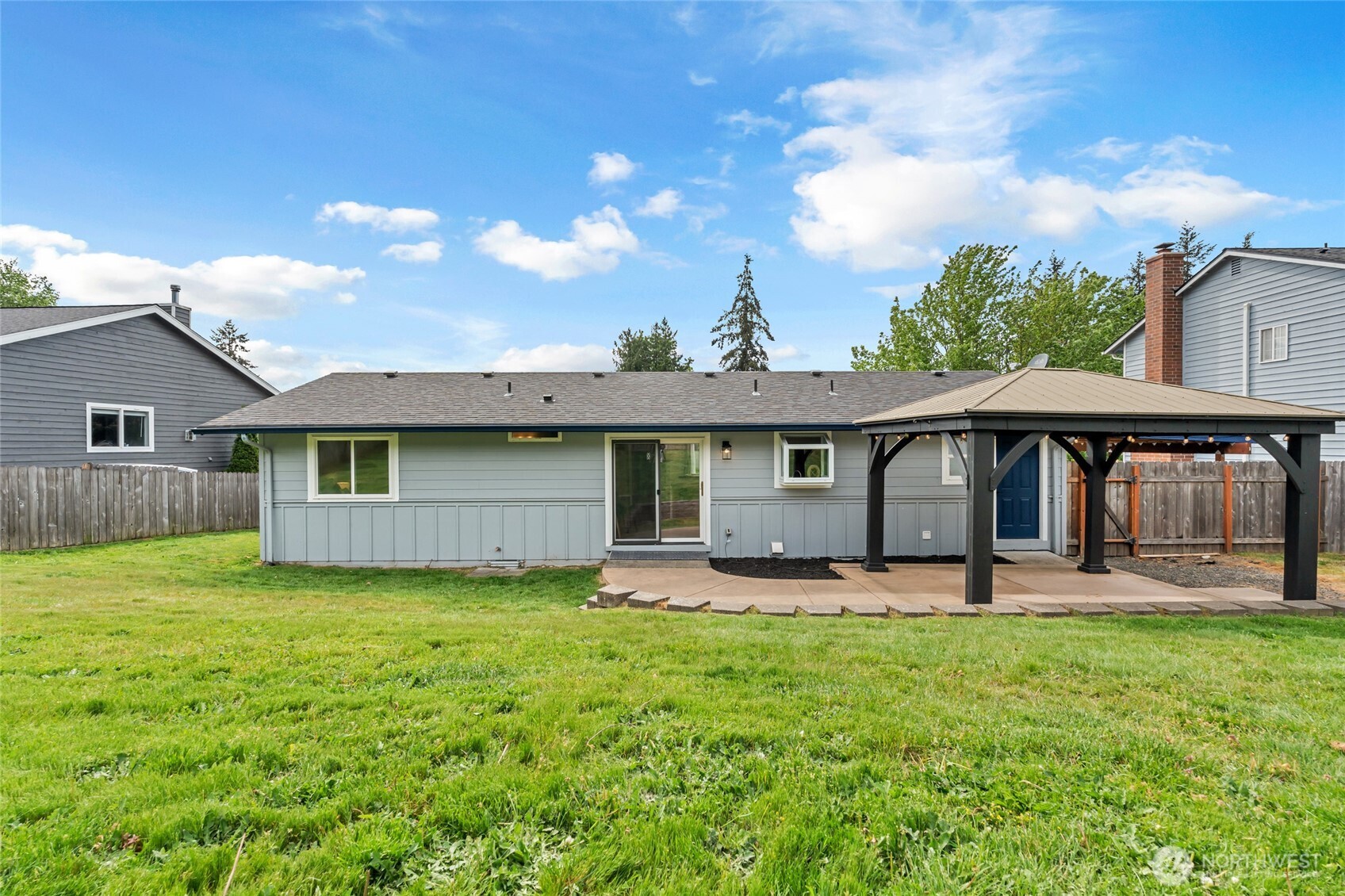 18610 10th Ave NE