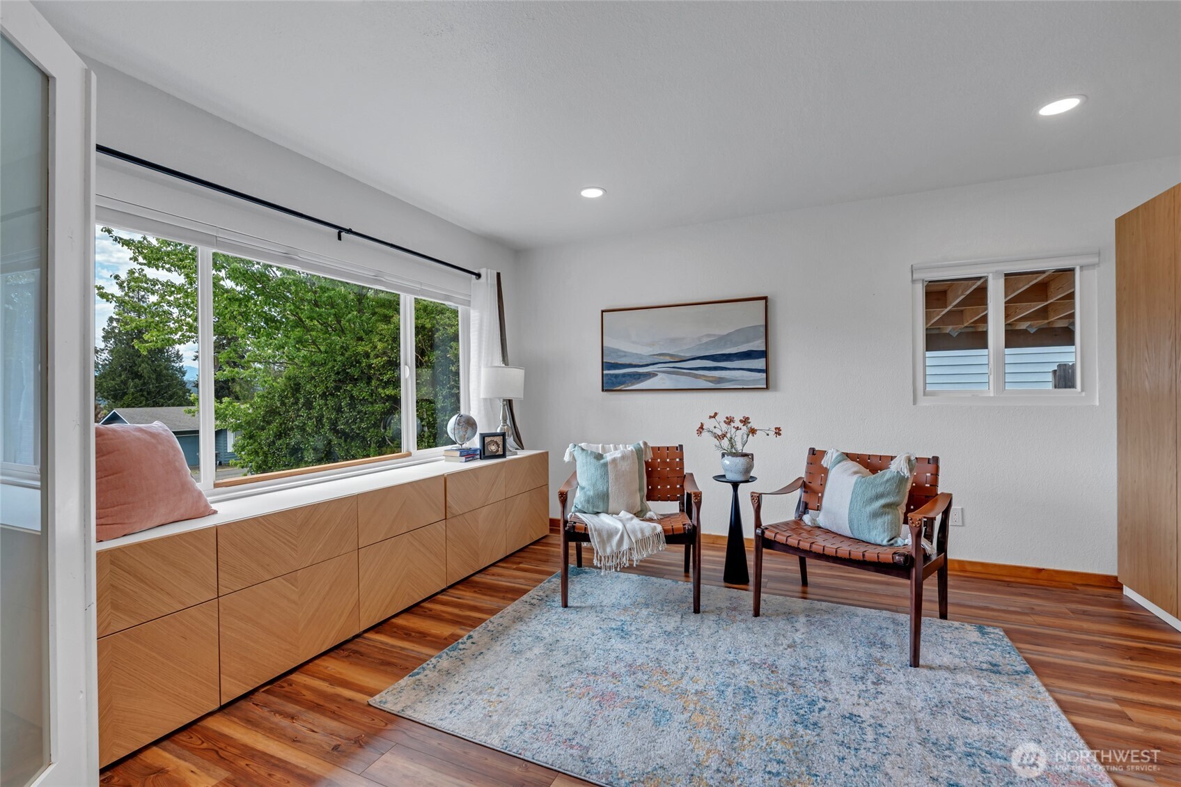 18610 10th Ave NE