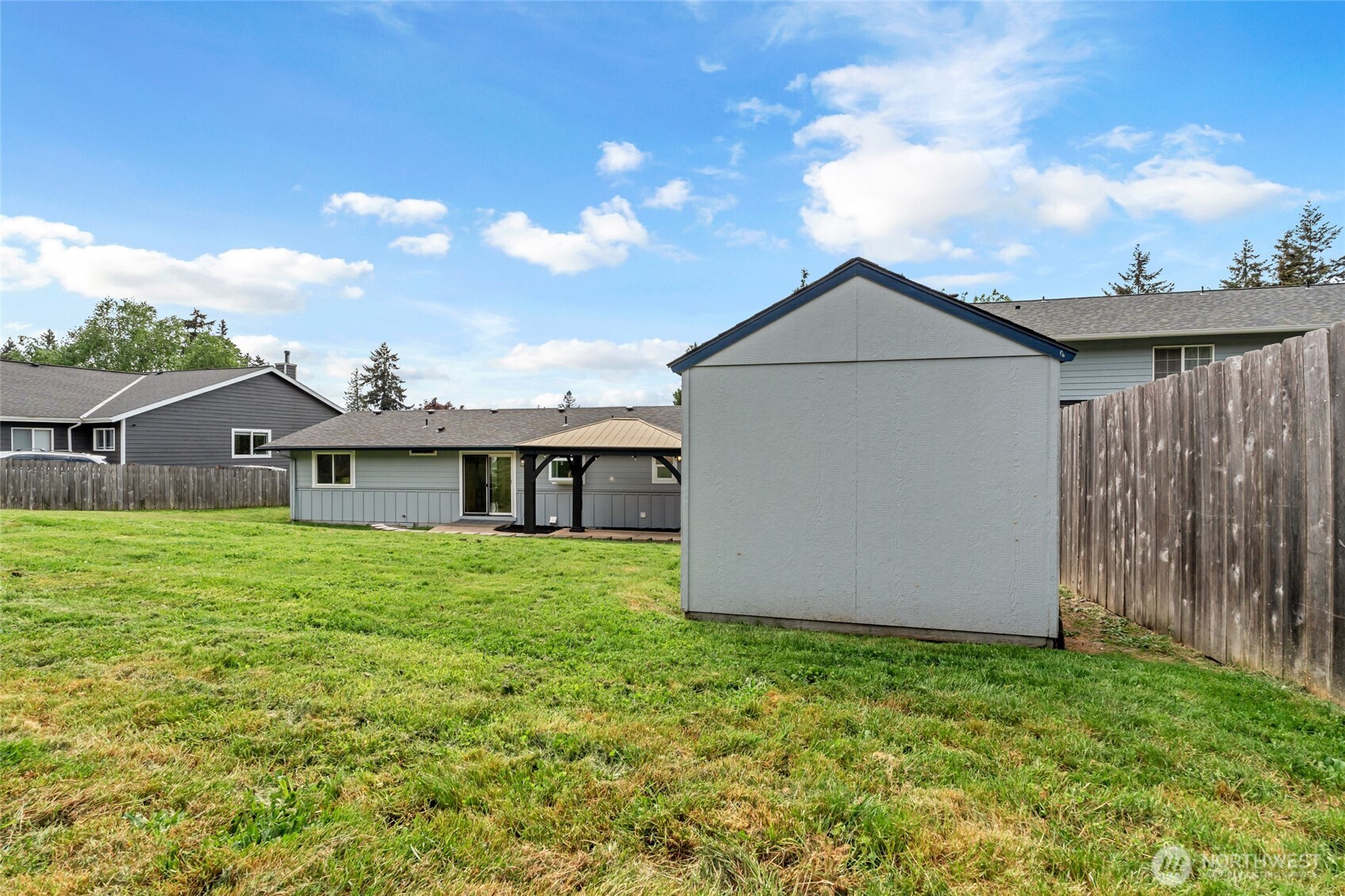 18610 10th Ave NE