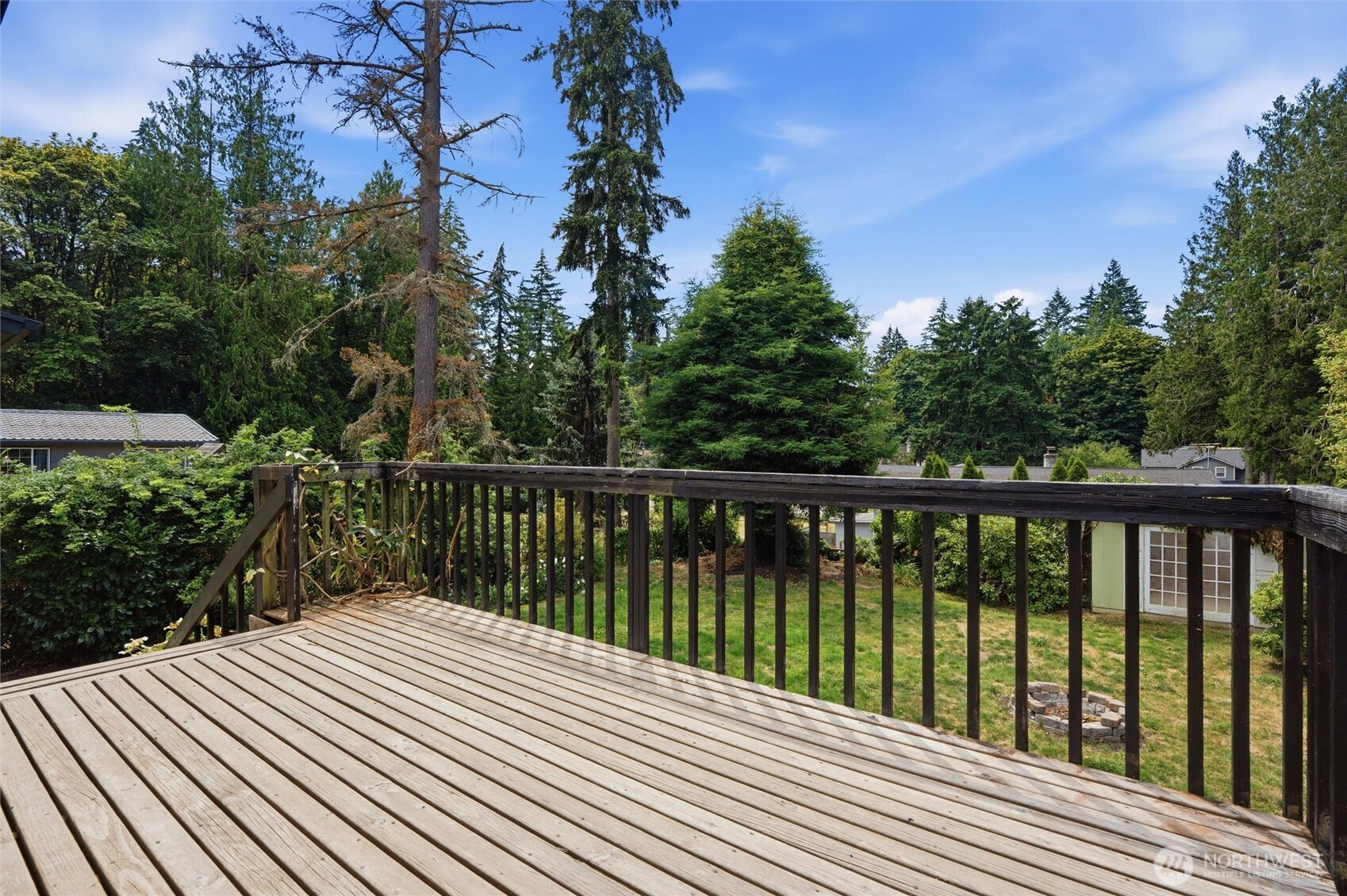1527 Crestview Drive