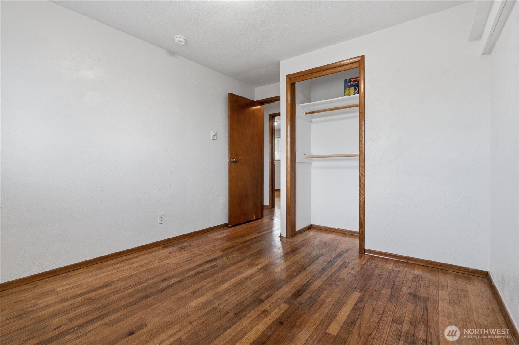 1527 Crestview Drive