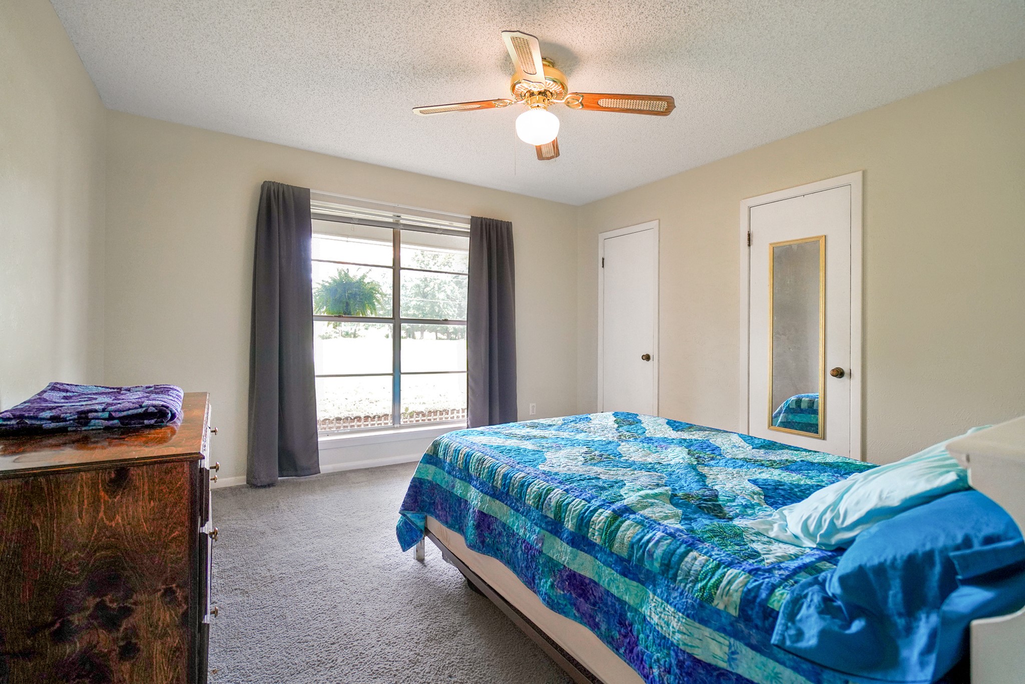 810 E Goode Street 5