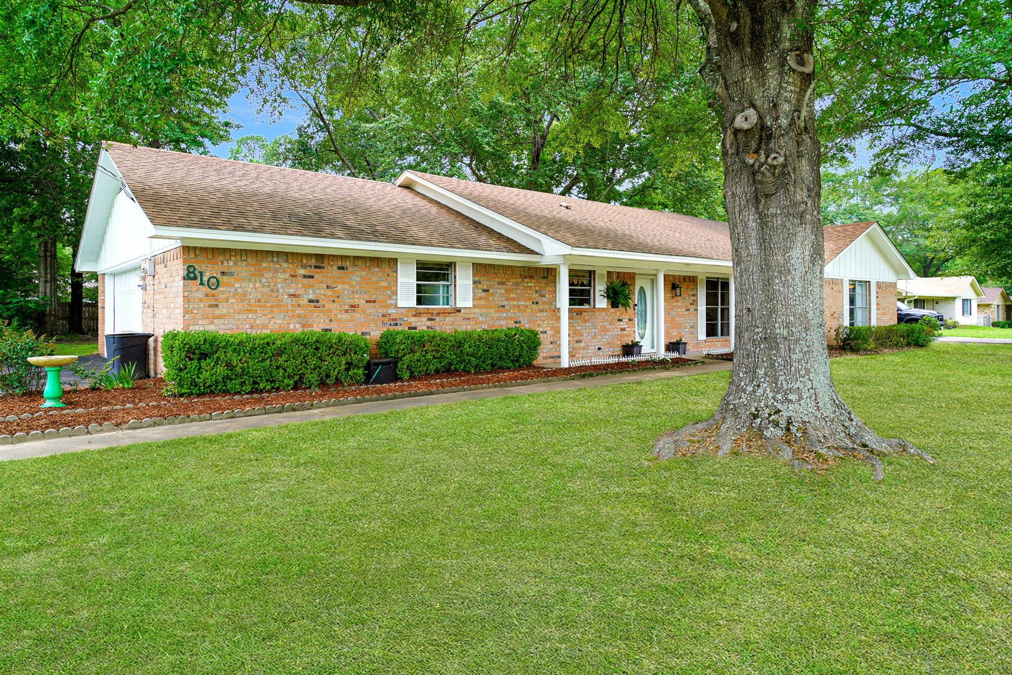 810 E Goode Street 5