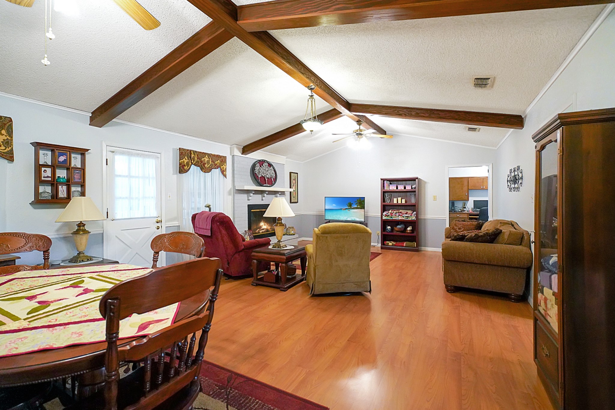 810 E Goode Street 5