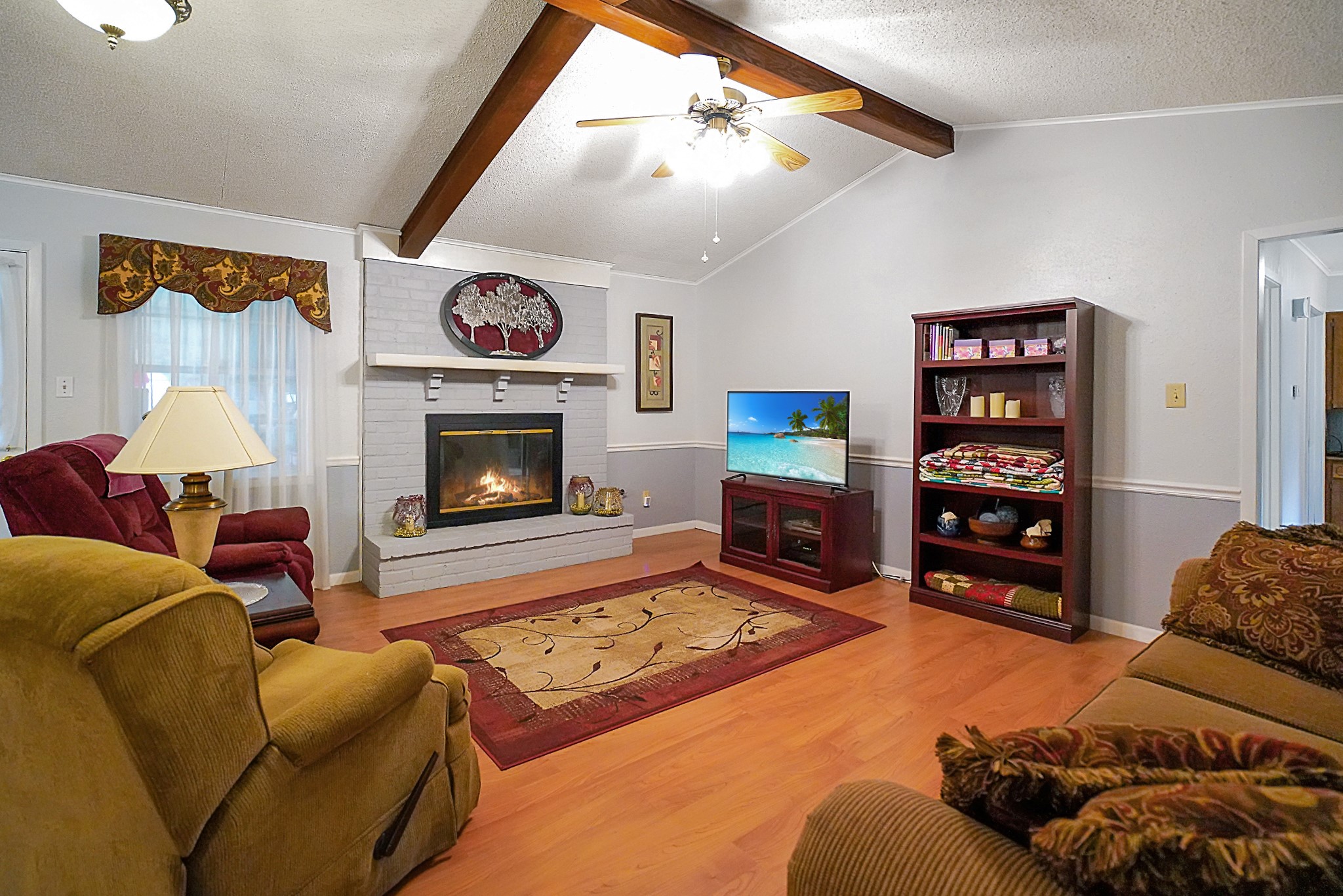 810 E Goode Street 5