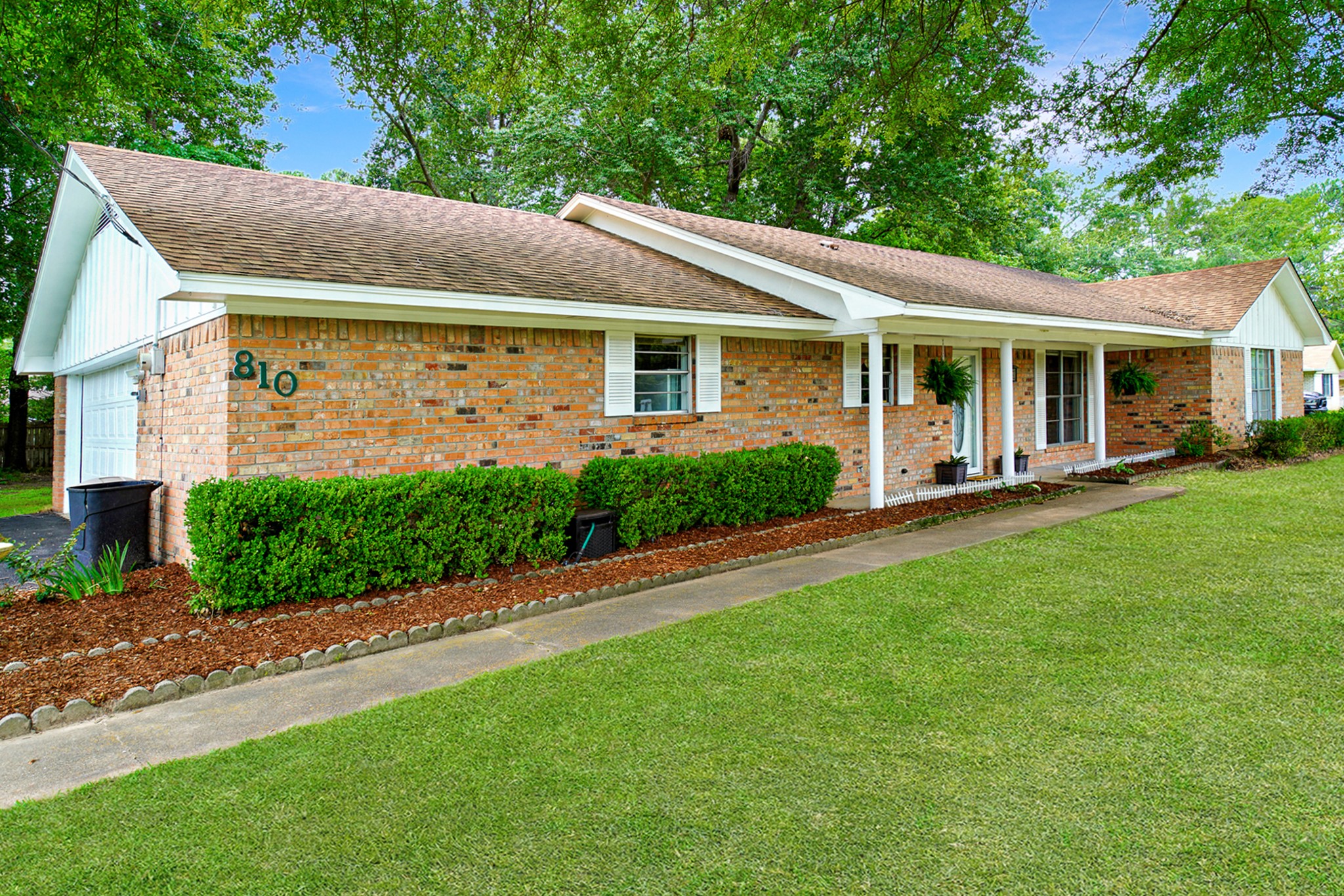 810 E Goode Street 5