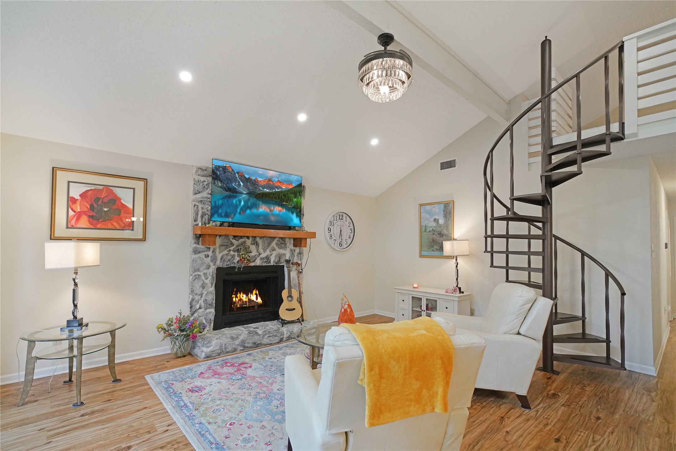 277 W Holly Trail