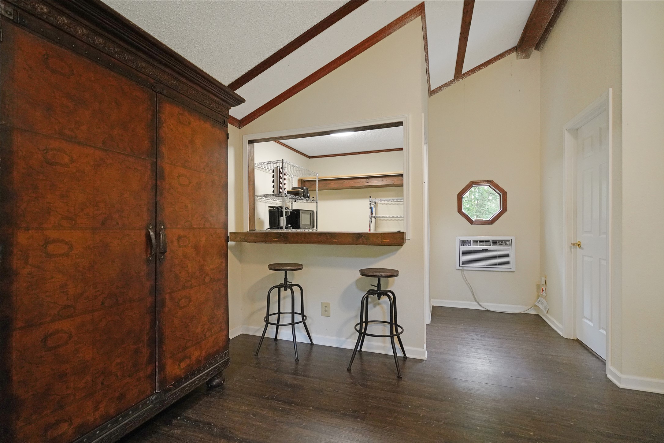 277 W Holly Trail