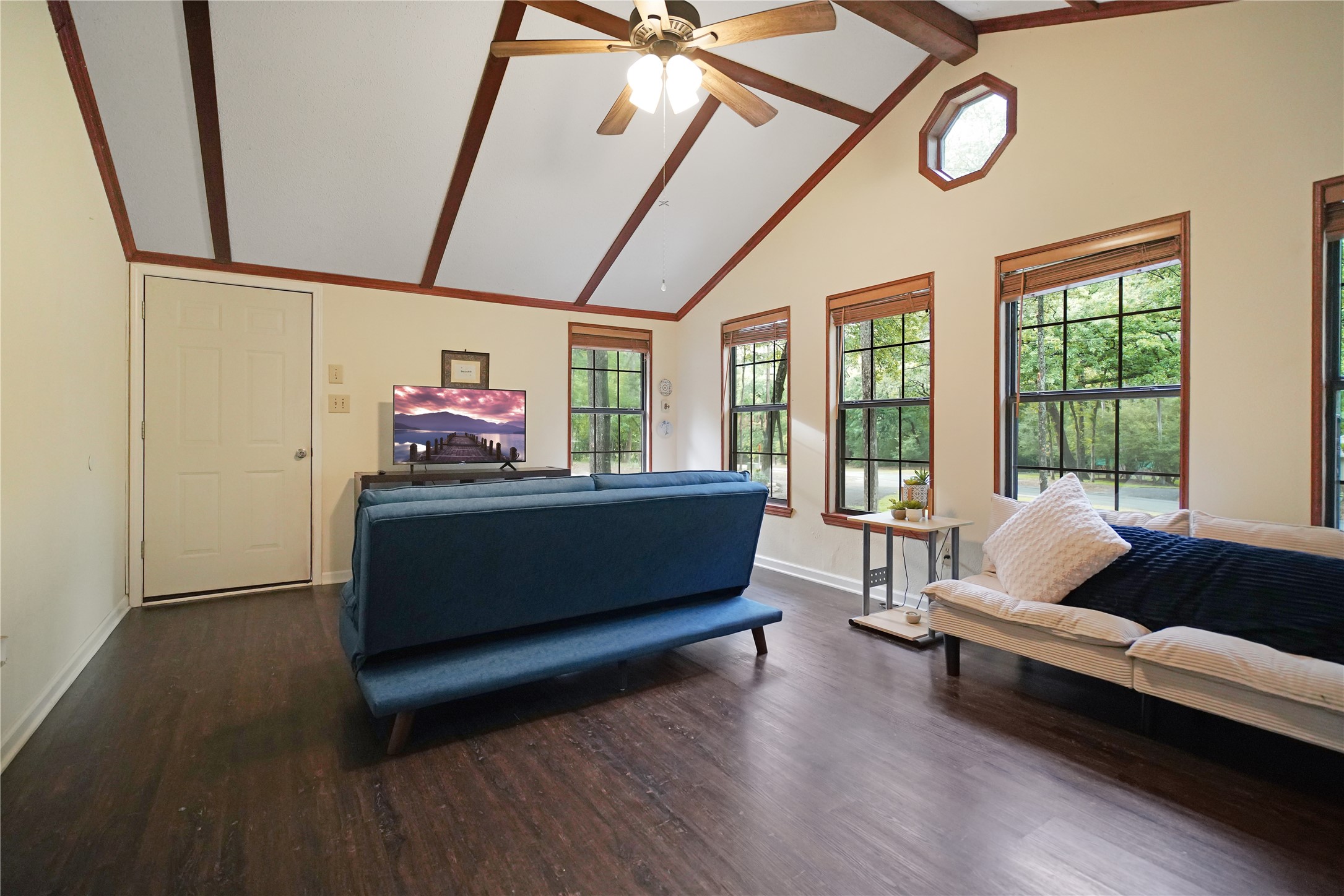 277 W Holly Trail